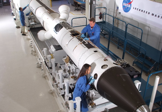 JSC2010-E-057252