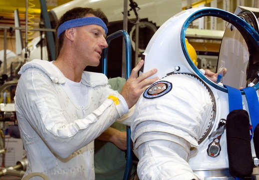 JSC2006-E-23367