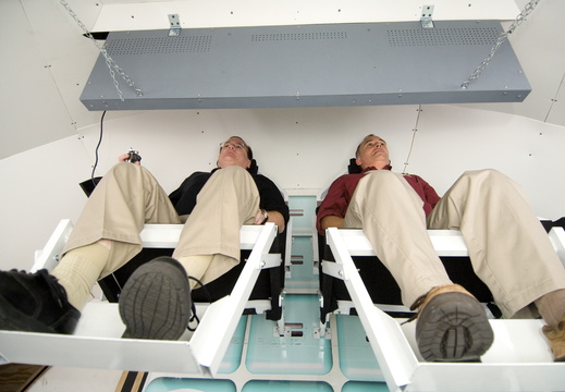 JSC2006-E-40241