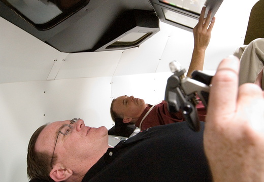 JSC2006-E-40242