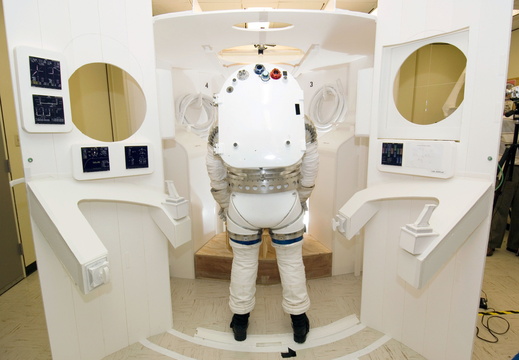 JSC2008-E-118883