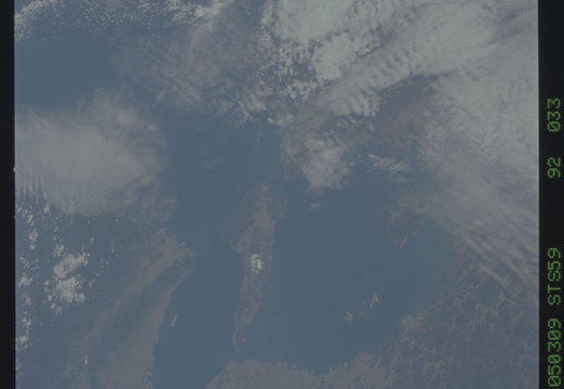 STS059-092-033