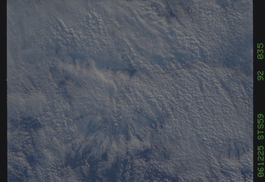 STS059-092-035