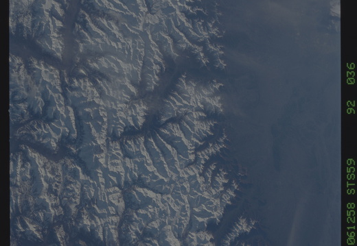STS059-092-036
