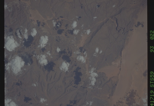 STS059-093-022