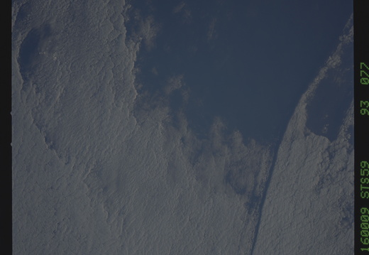 STS059-093-077