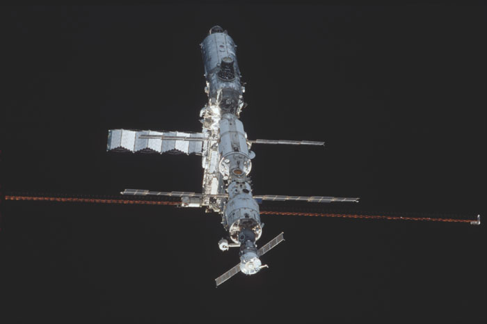 STS098-316-014.jpg