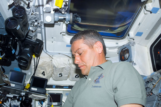 STS111-E-05001