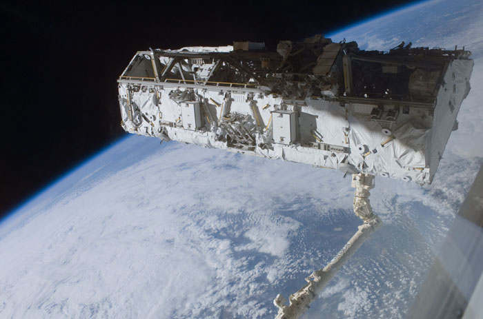 STS110-E-05175
