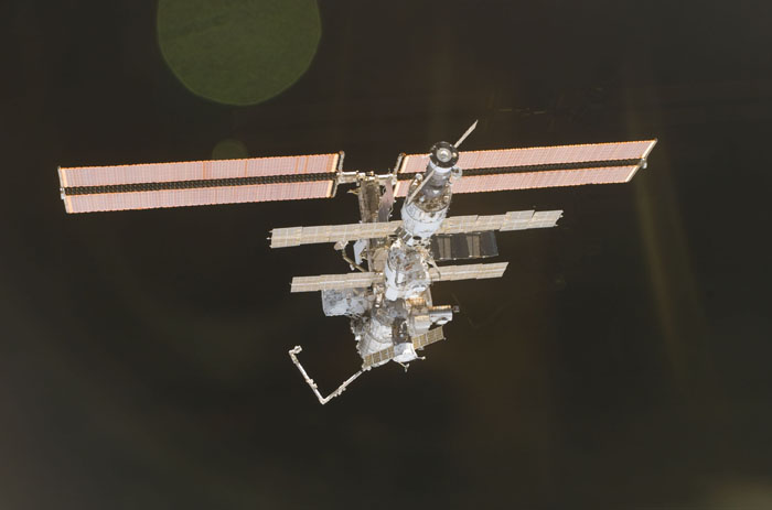 STS110-E-05902