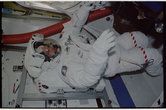STS110-356-023.jpg