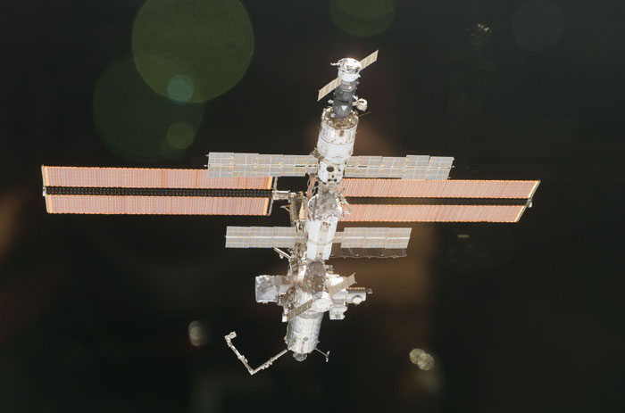 STS110-E-05914