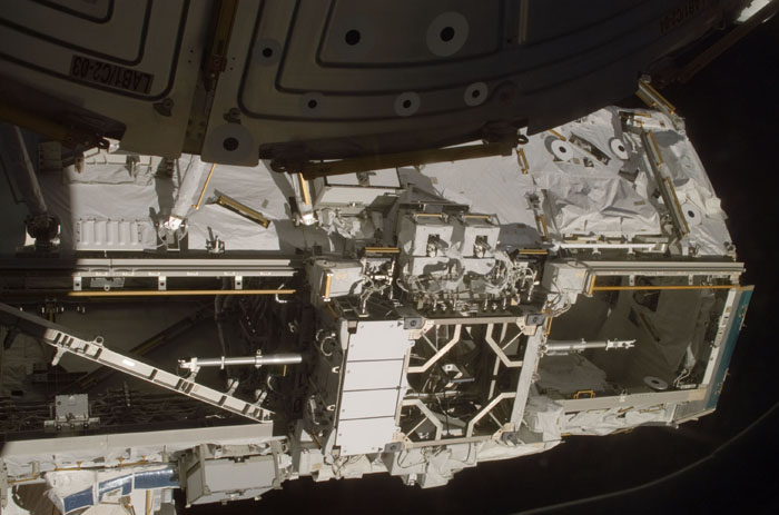 STS110-E-05989.jpg