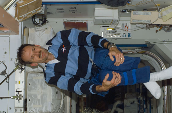 STS110-E-05400