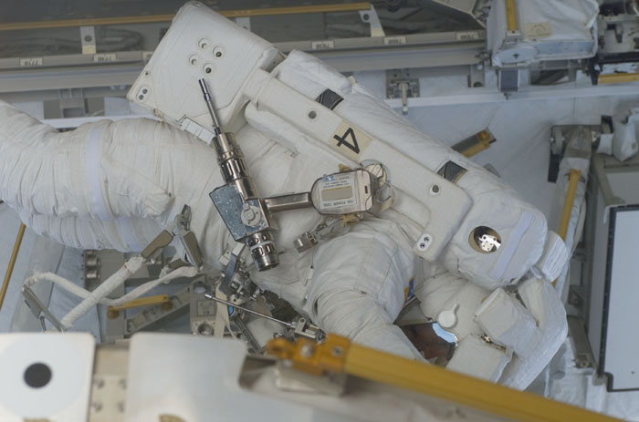 STS110-E-05640