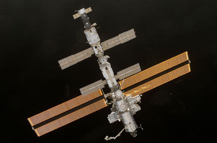 STS110-E-05927