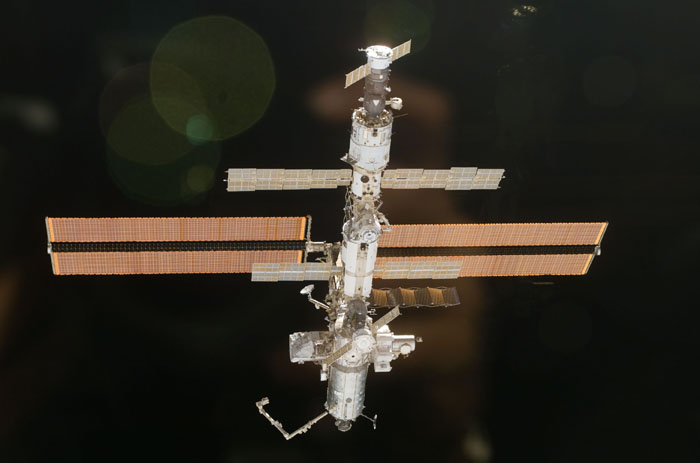 STS110-E-05917