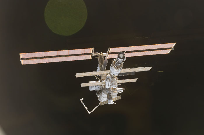 STS110-E-05897