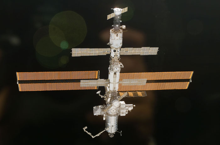 STS110-E-05920