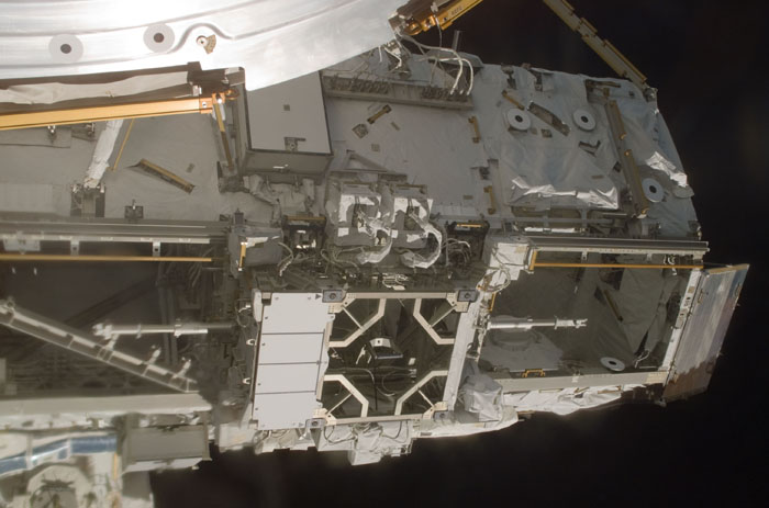 STS110-E-05995