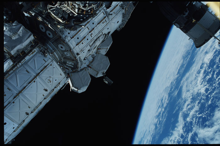 STS110-307-015.jpg