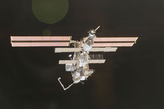 STS110-E-05905