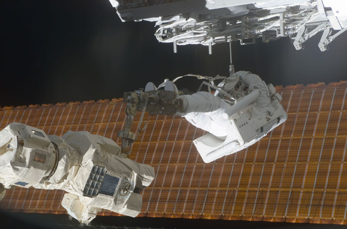 STS110-E-05272