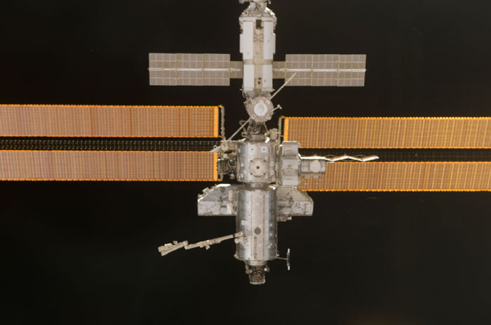 STS110-E-05930