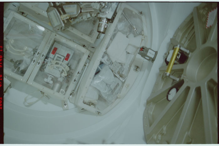 STS110-335-003.jpg
