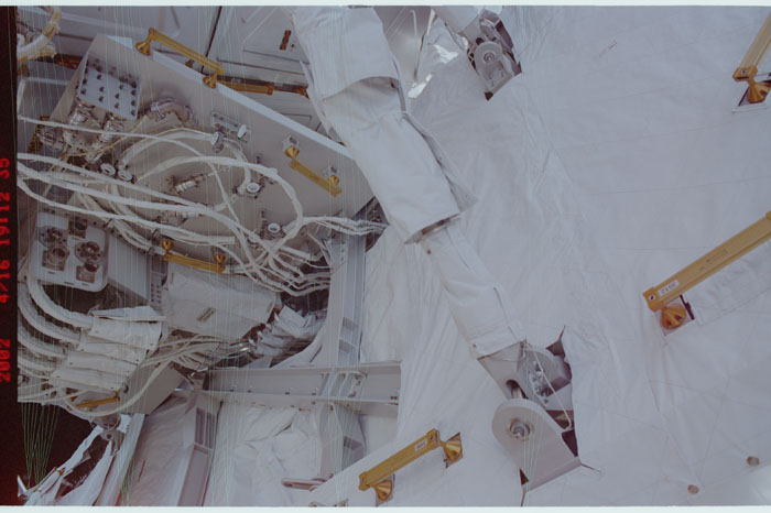 STS110-334-034.jpg