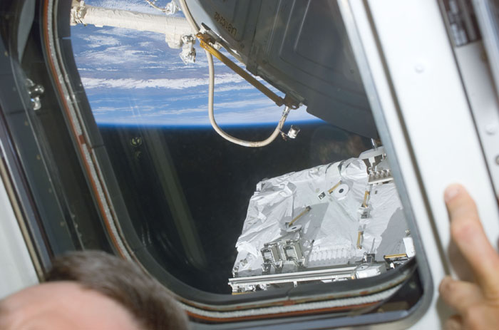STS110-E-05233