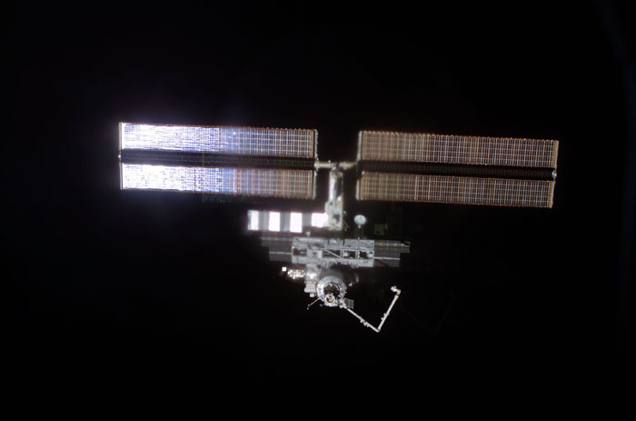 STS110-E-06003