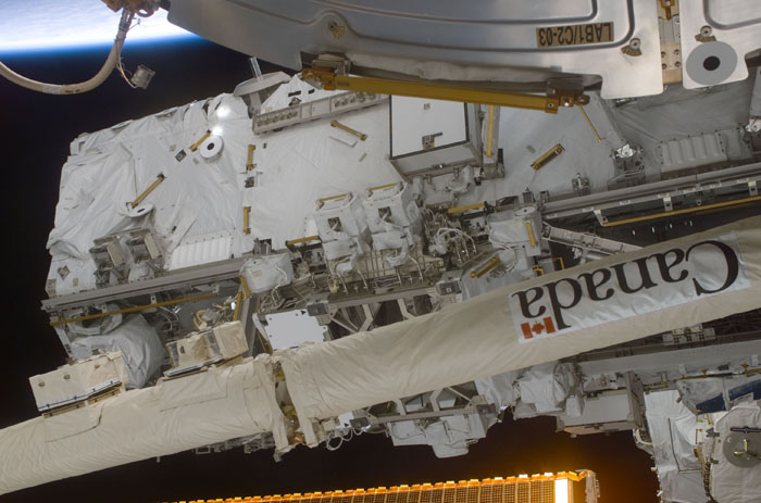 STS110-E-05298