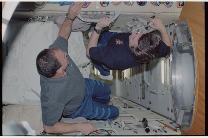 STS110-357-005.jpg