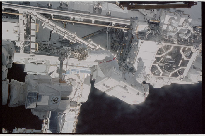 STS110-360-007.jpg