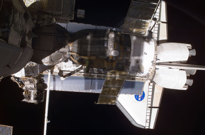STS110-E-05150