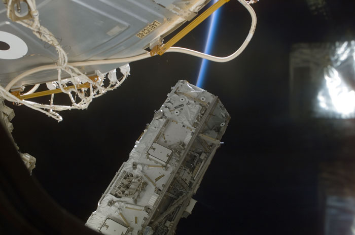 STS110-E-05181