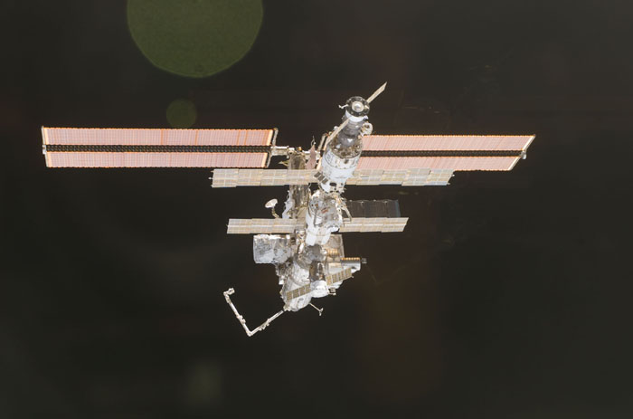 STS110-E-05906