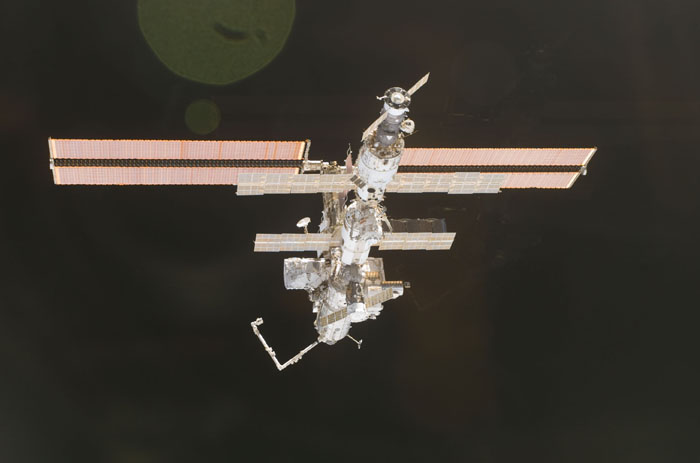 STS110-E-05908