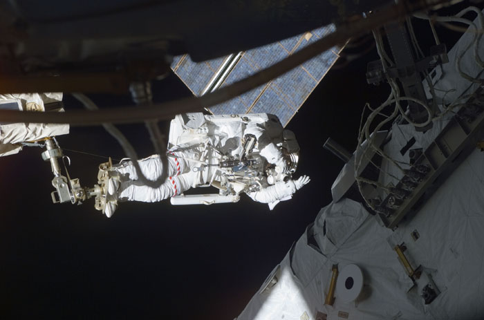 STS110-E-05493.jpg