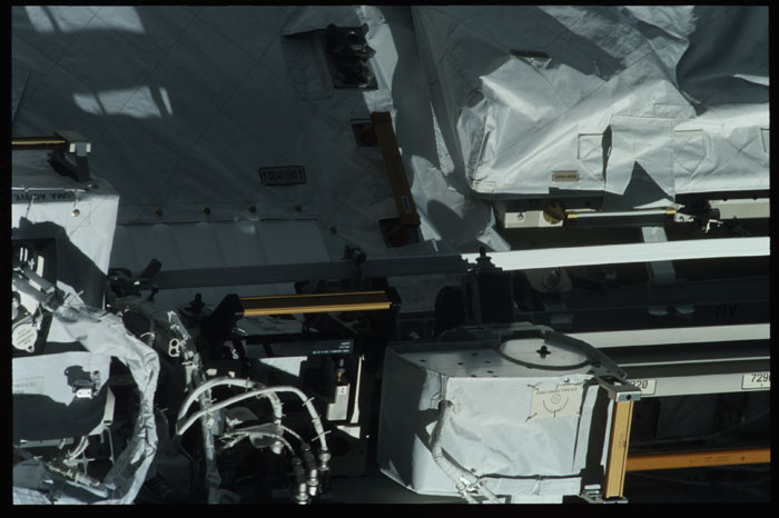 STS110-324-009.jpg