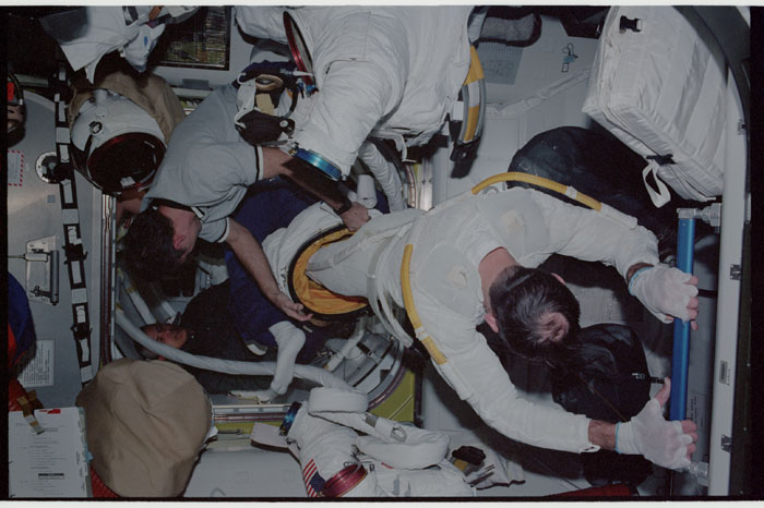 STS110-368-005.jpg