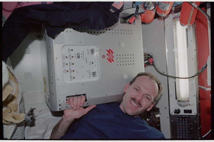 STS110-356-015.jpg