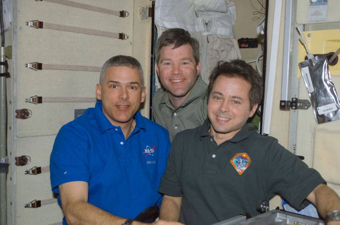 STS110-E-05697