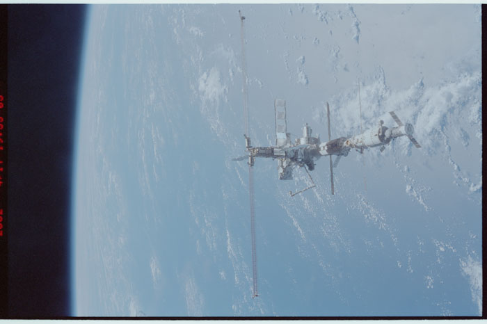 STS110-338-032.jpg