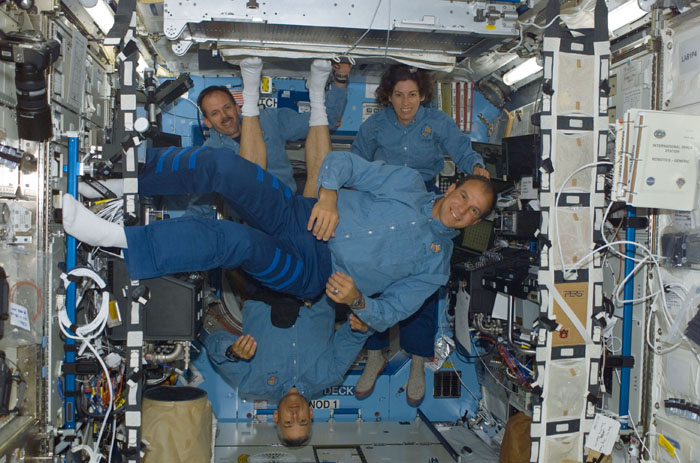 STS110-E-05418