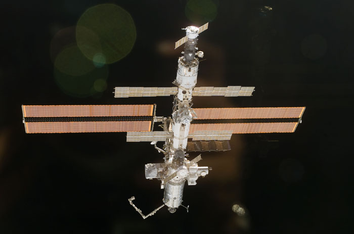 STS110-E-05916