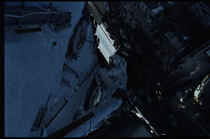 STS110-303-022.jpg