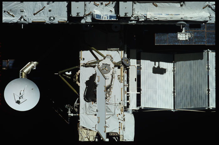 STS110-313-033.jpg