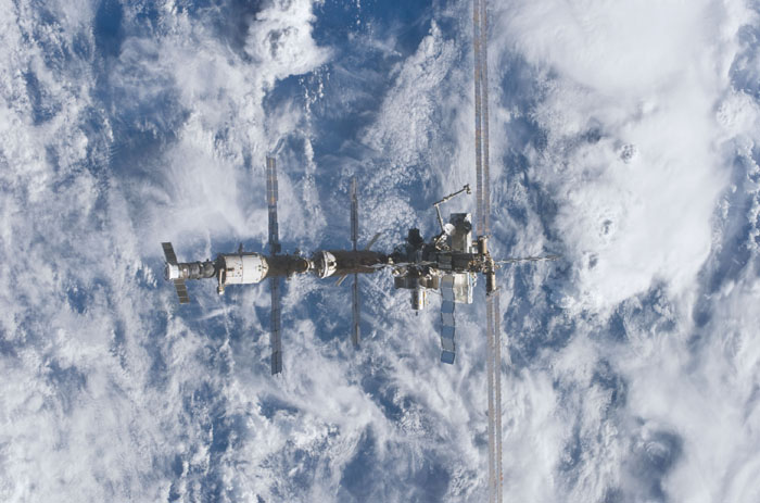 STS110-E-06014
